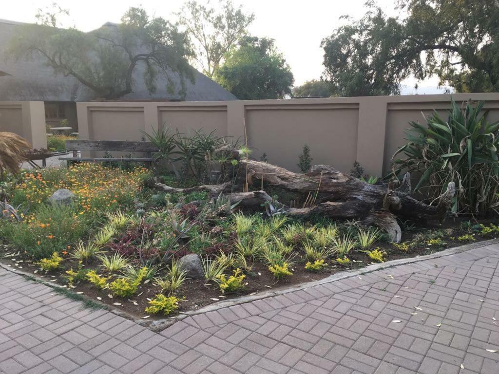 Esmarline Lodge Brits Exterior photo